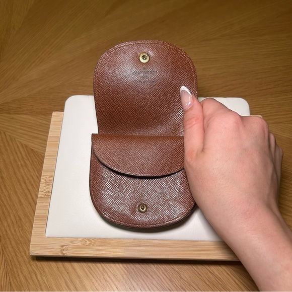 Louis Vuitton Monogram Coin Purse - Picture 3 of 10